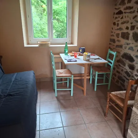 Holiday home Petit En Pleine Nature *